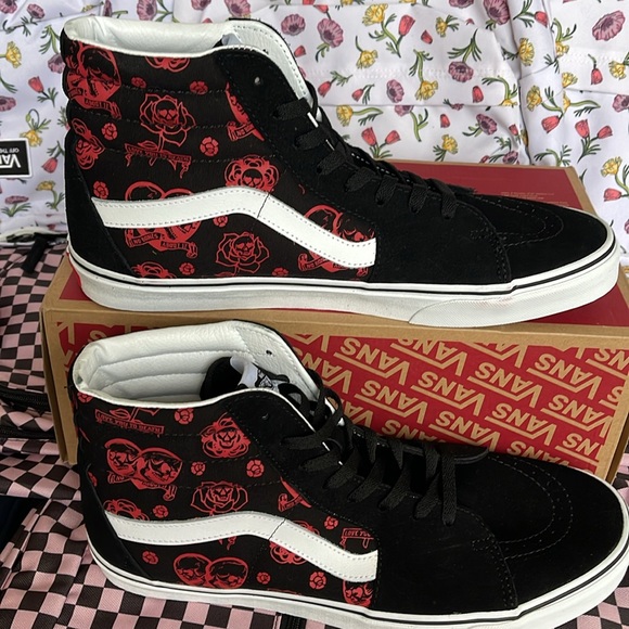 Vans Men’s Sk8-Hi Love You To Death Black/T
VN0007NSBMX
Sneakers - Picture 3 of 16